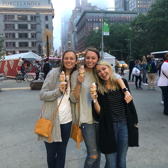 Meet your Posher, Sarah - Picture 3 of 5